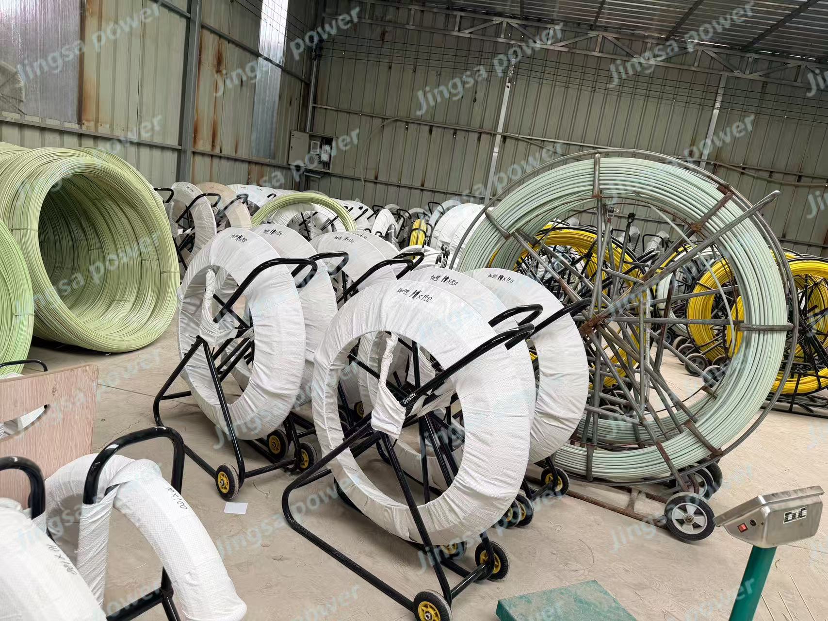 Fiberglass reinforced plastic cable rodder Fiberglass reinforced plastic cable rodder