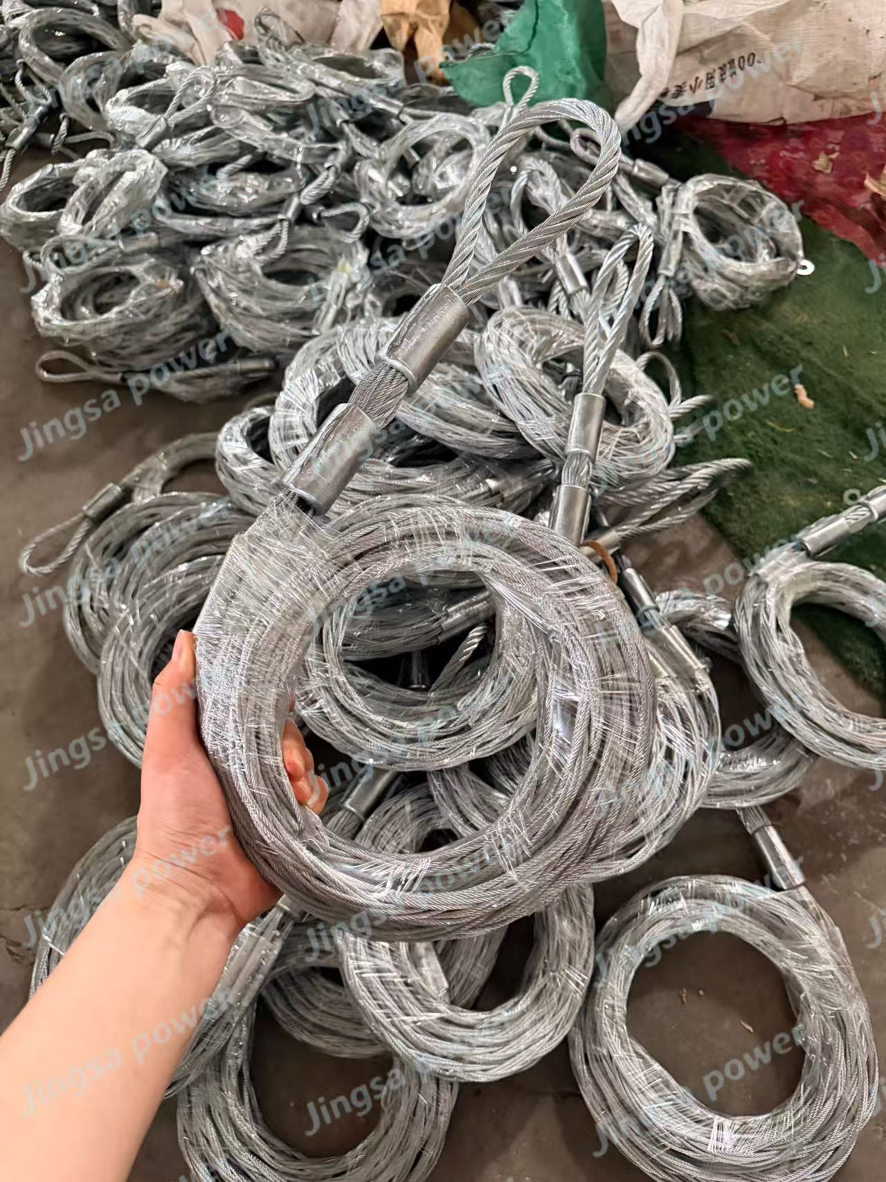 Cable mesh grip Cable mesh grip